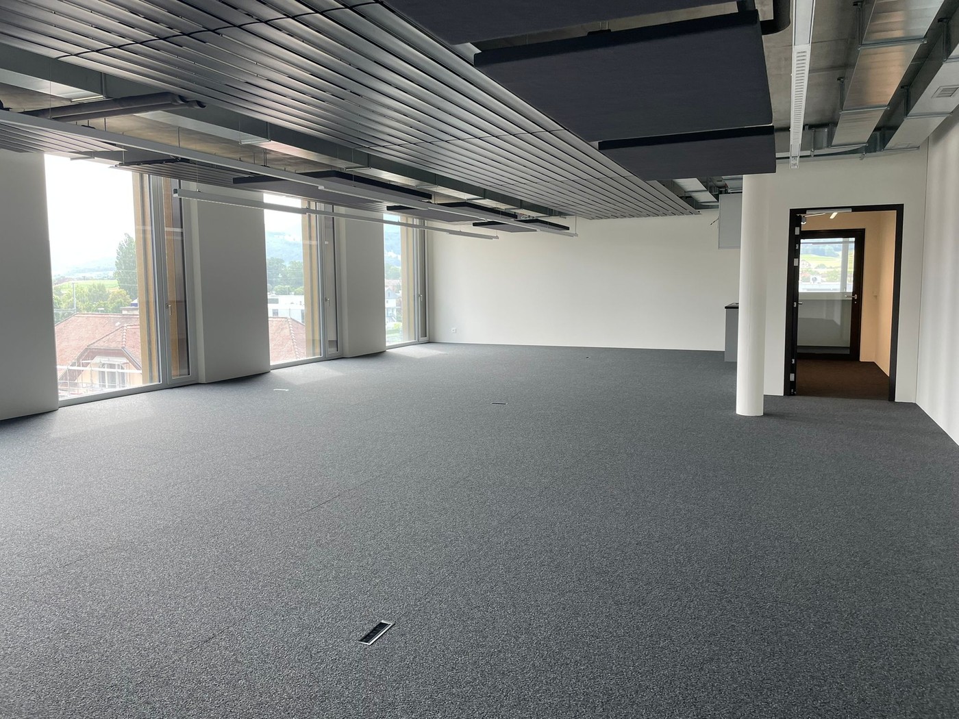 140m² office