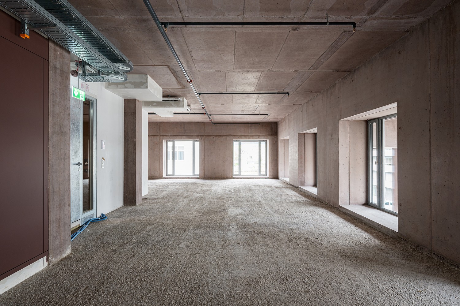 299m² commercial, photo 5 sur 8