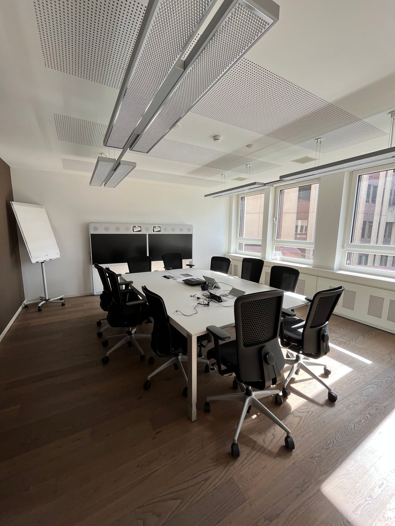 800m² office, photo 1 sur 5