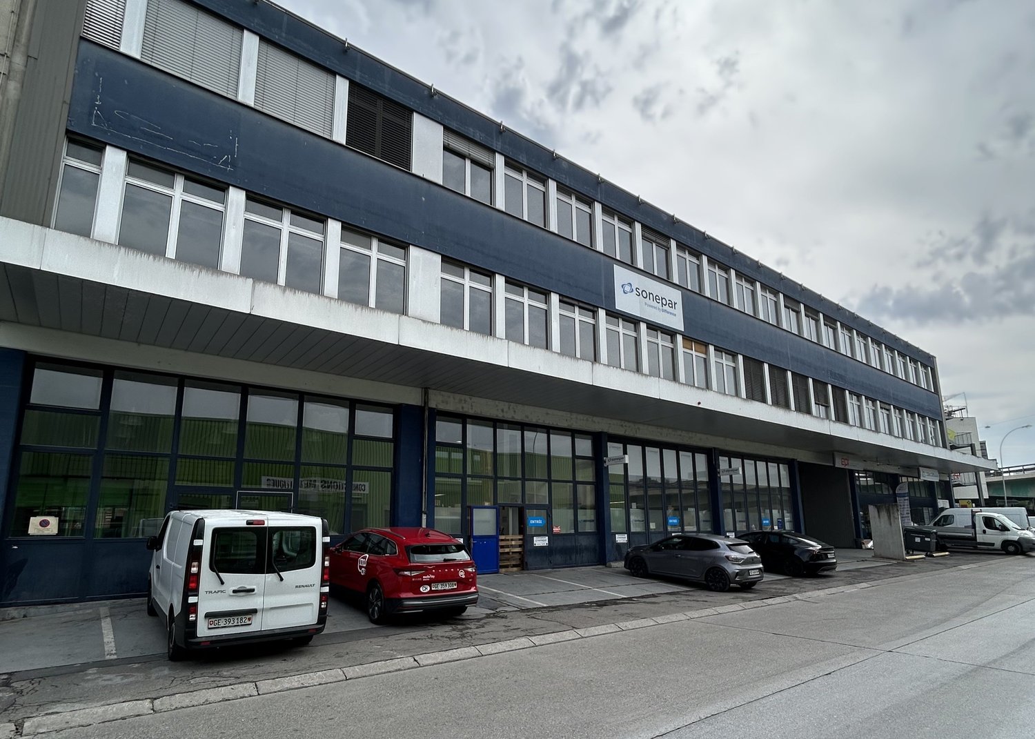 689m² industrial object