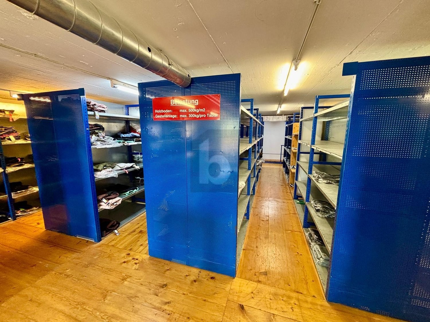 1080m² de local de stockage