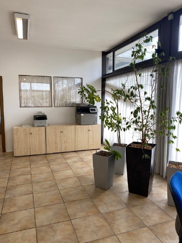 Office, photo 1 sur 8