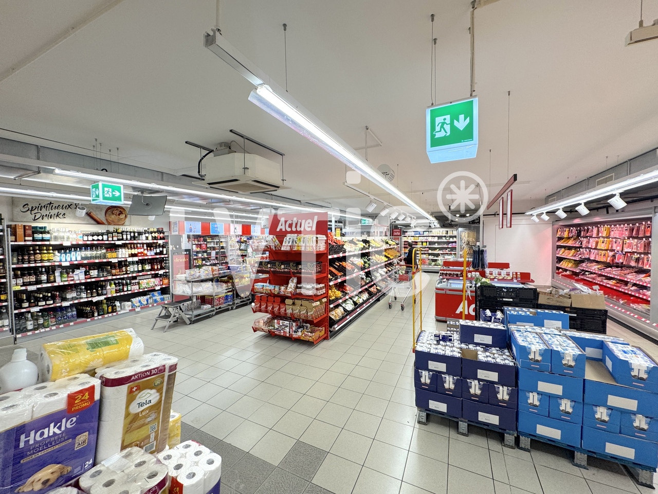 432m² shop