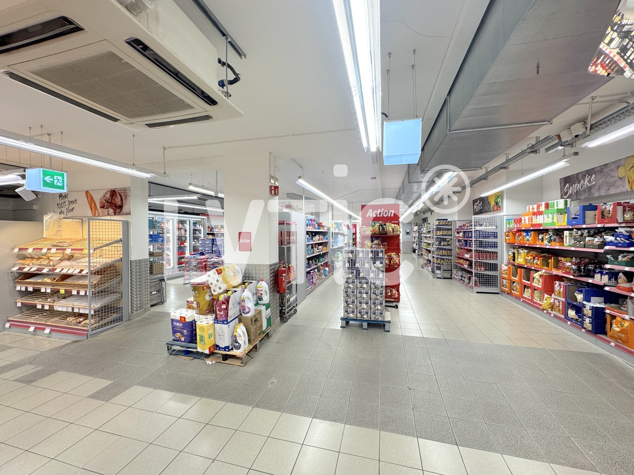 432m² shop
