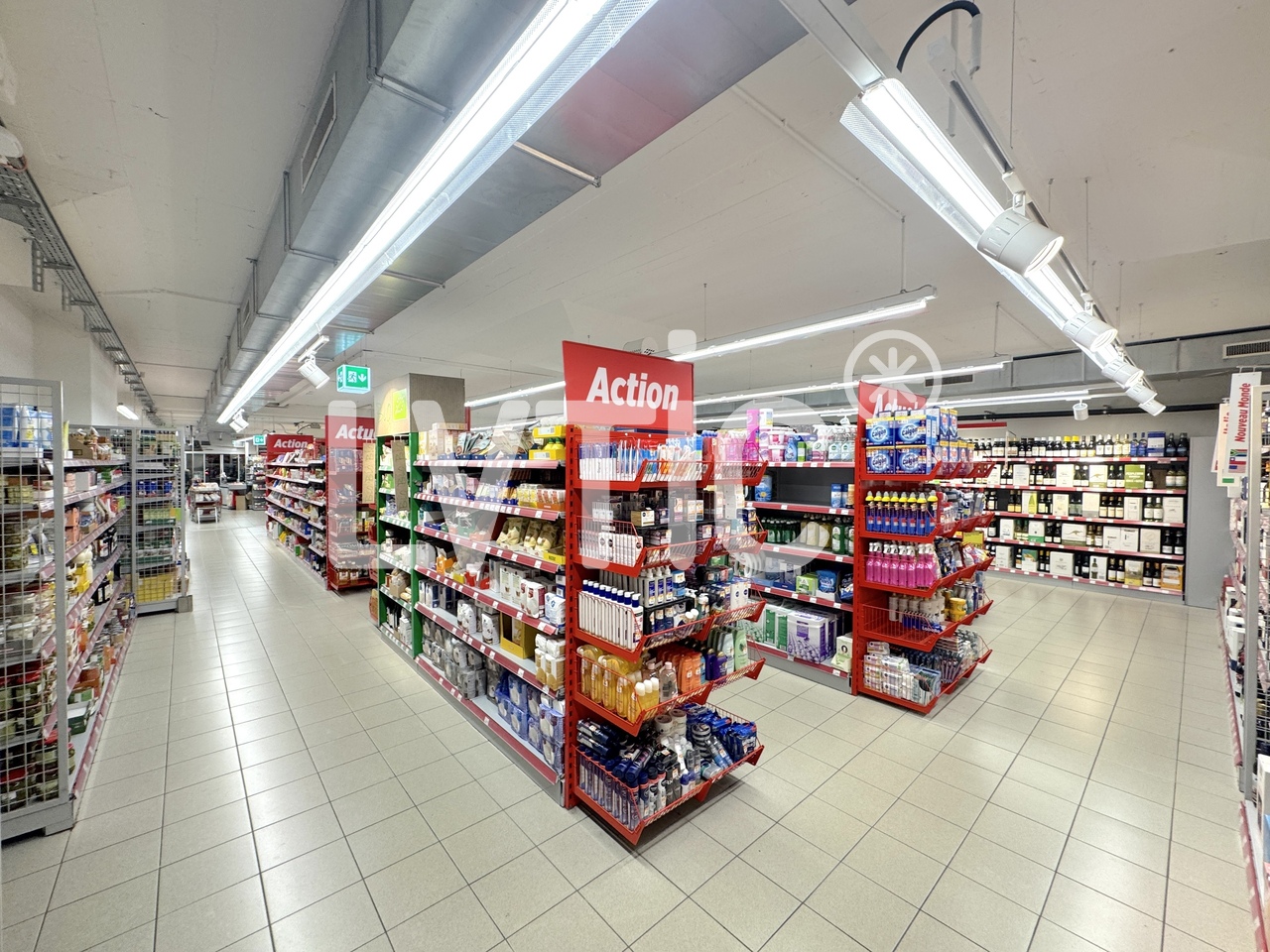 432m² shop