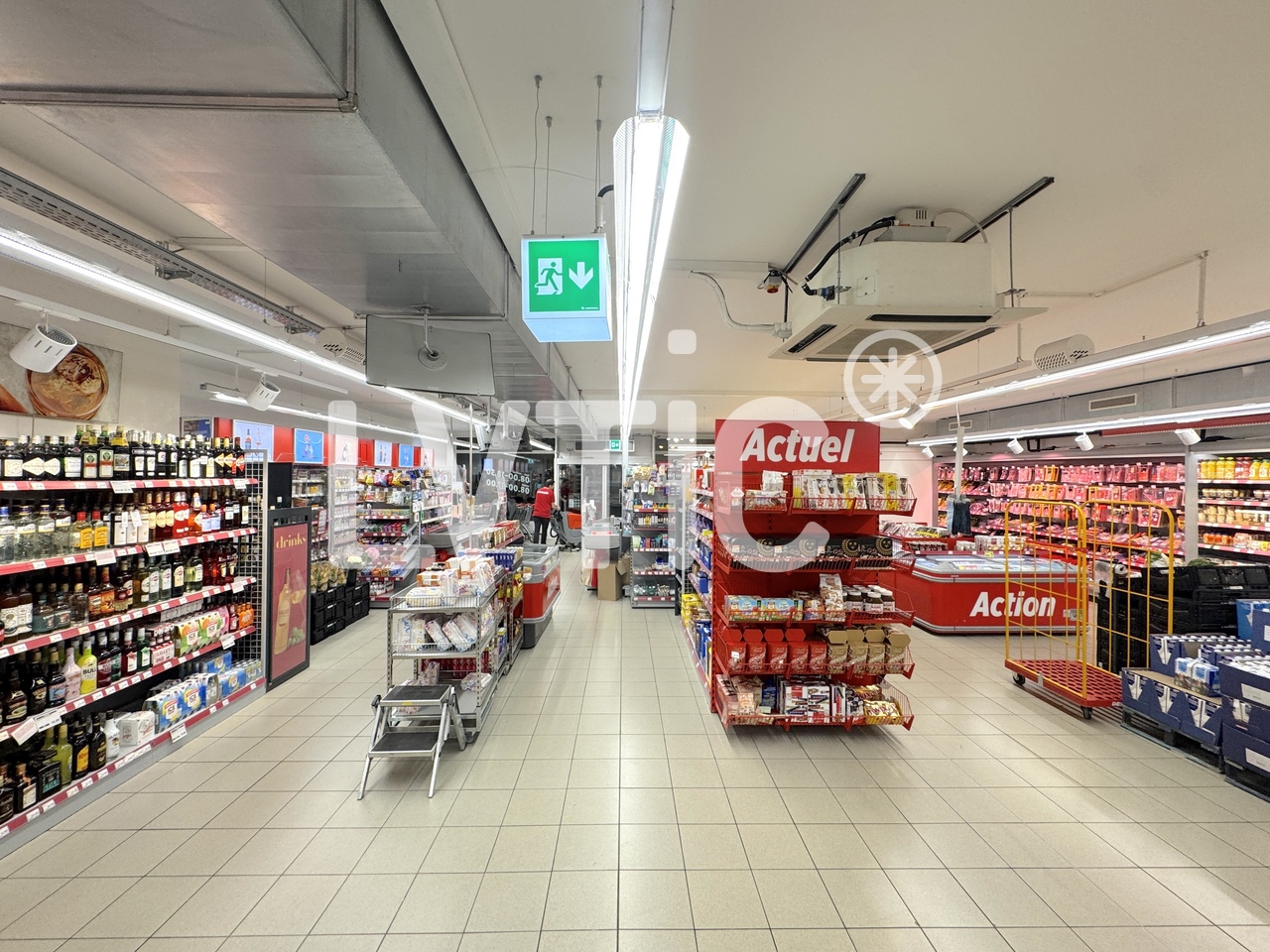 432m² shop