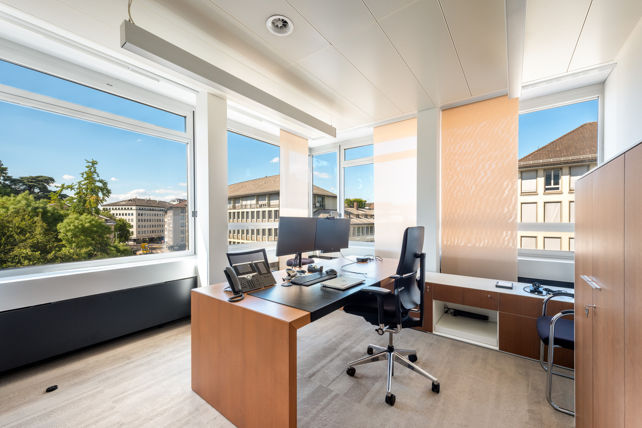 325m² bureau