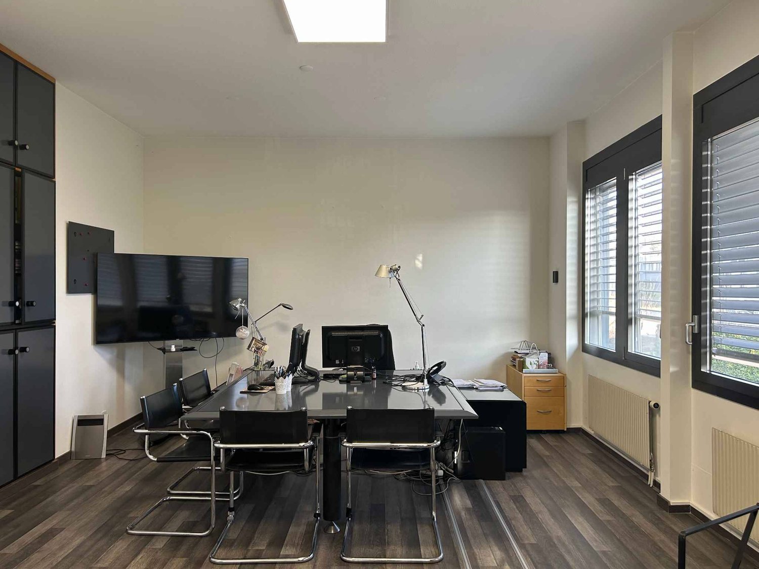 55m² office, photo 1 sur 3