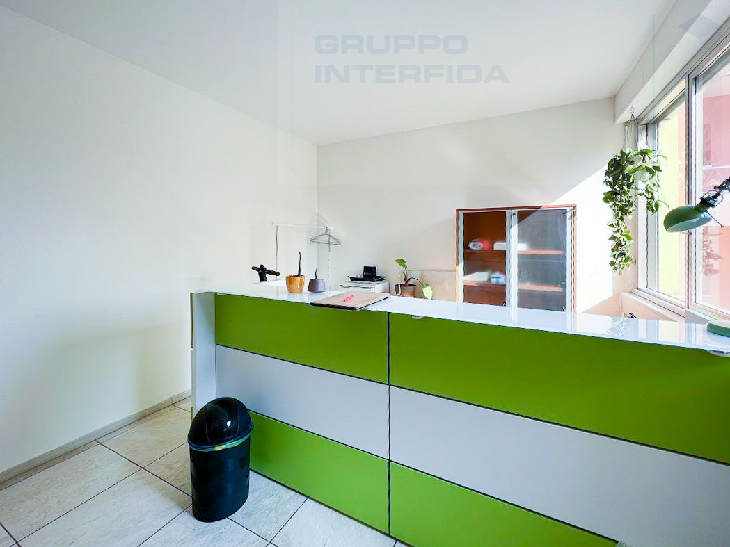 Bureau, photo 1 sur 6