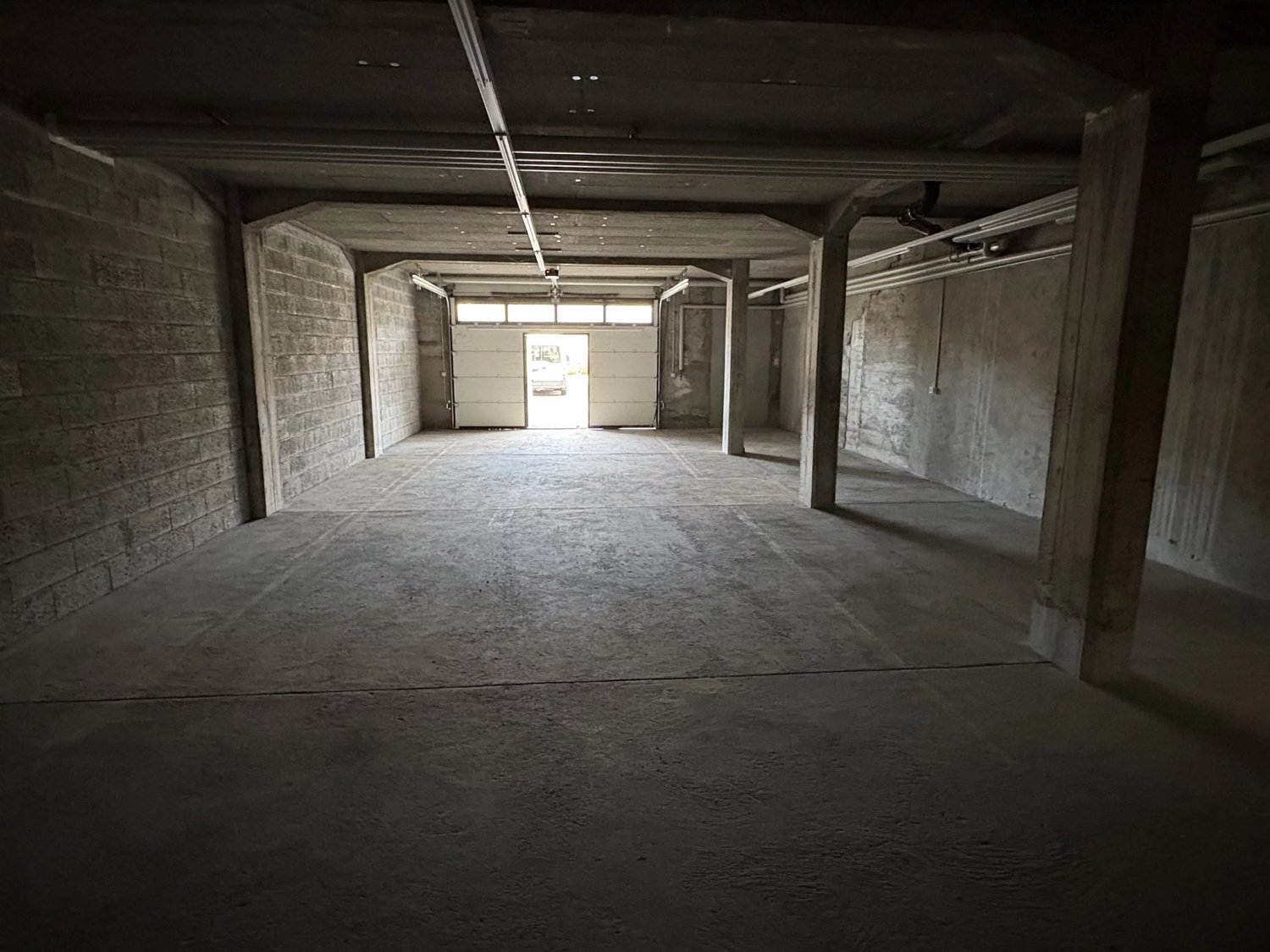 106m² shop