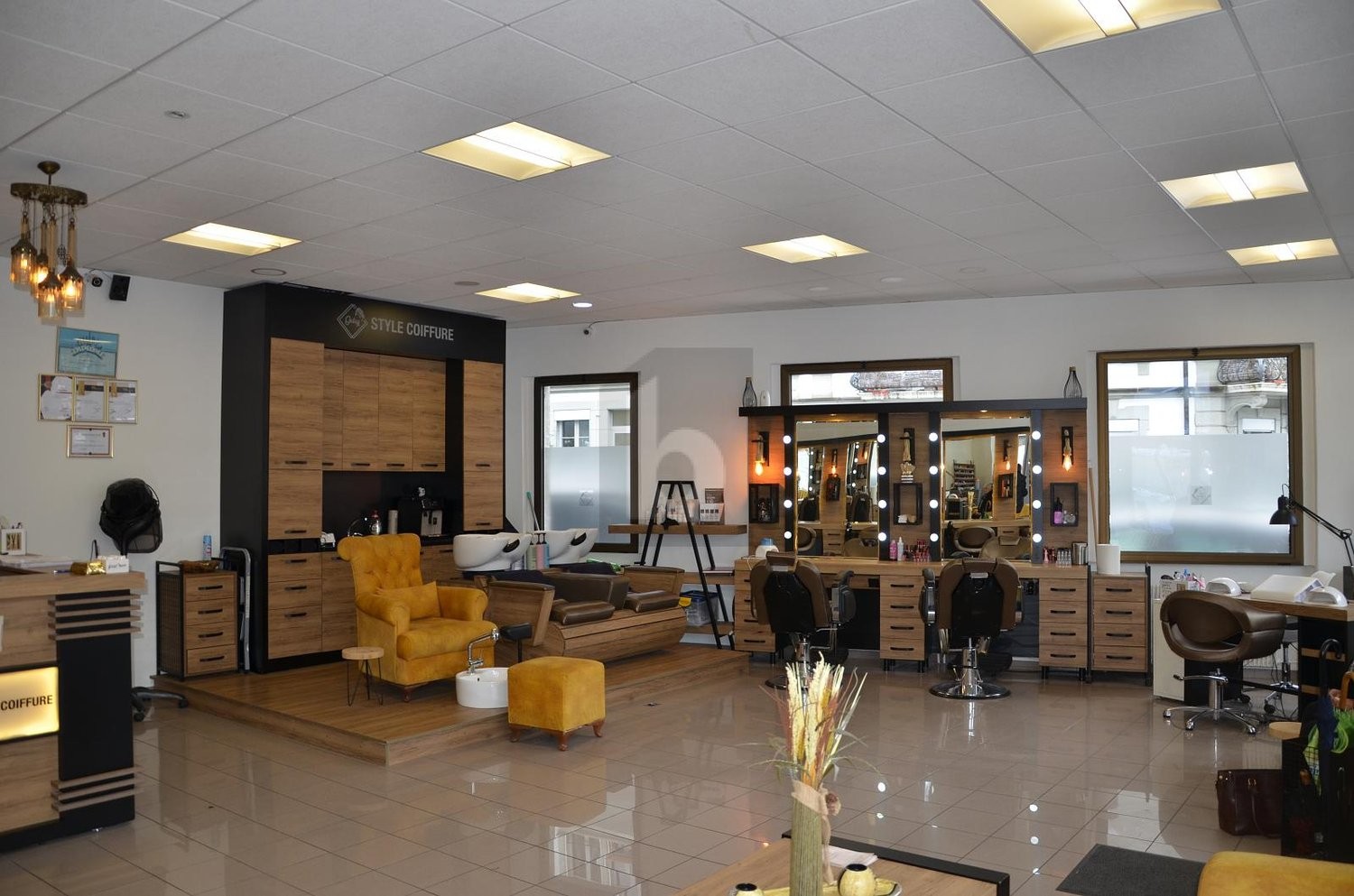 116m² shop