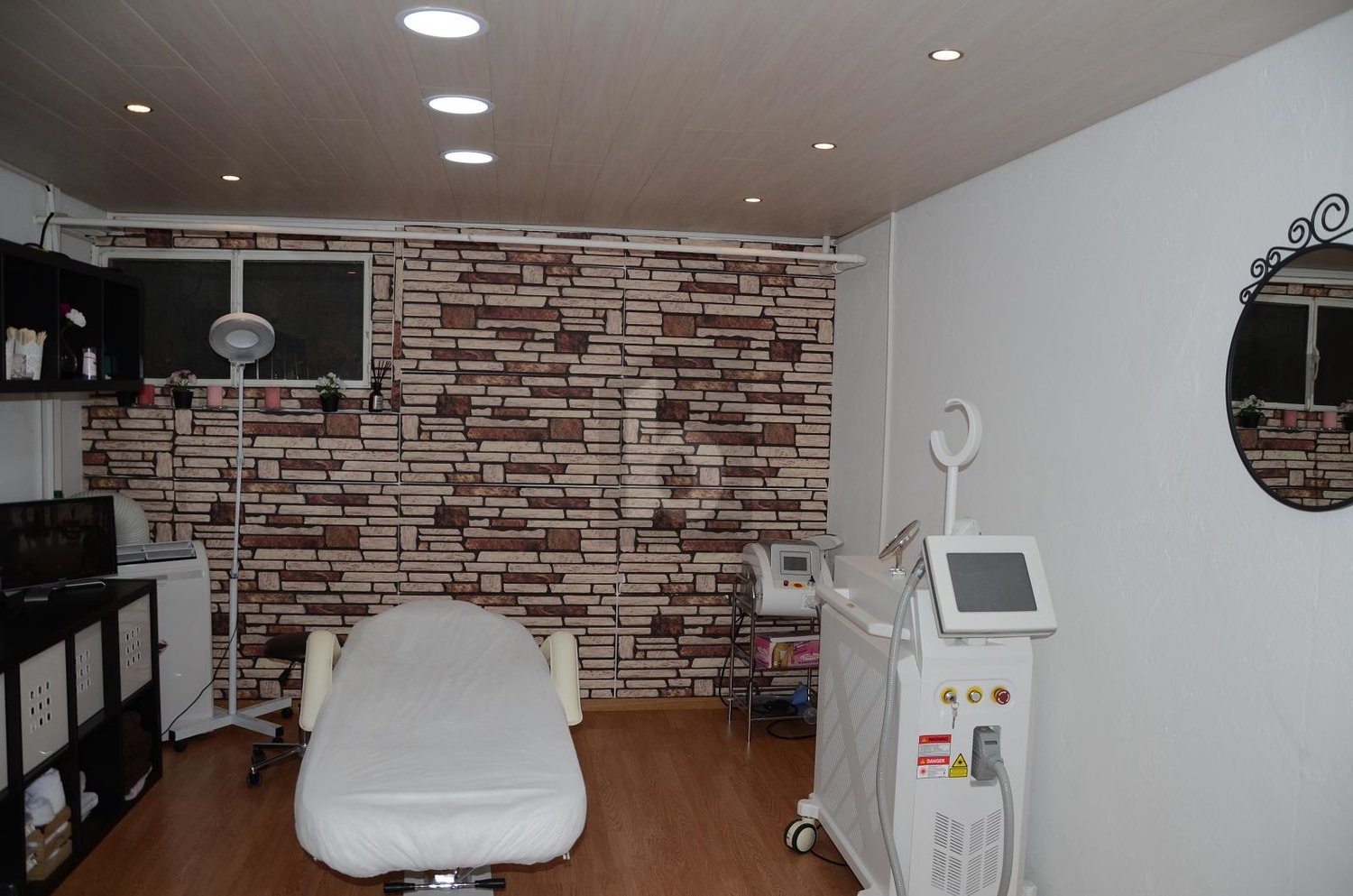 116m² shop