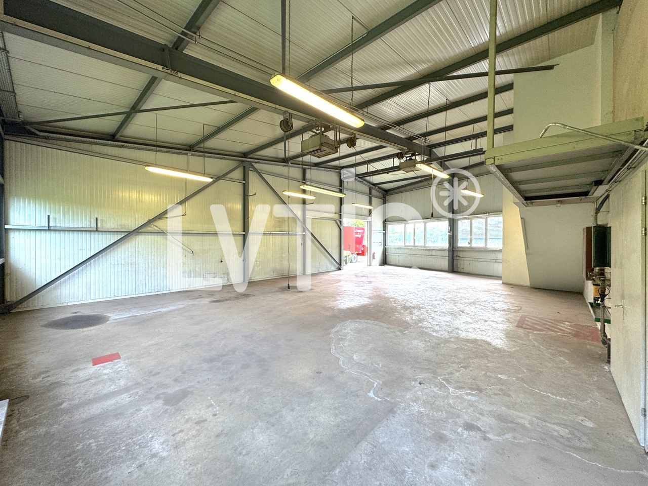 286m² industrial object, photo 4 sur 10