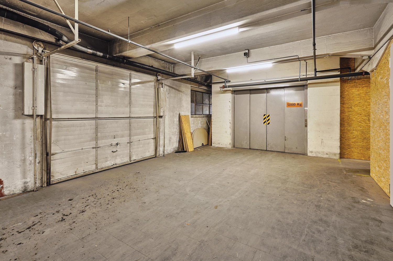 486m² commercial, photo 6 sur 8