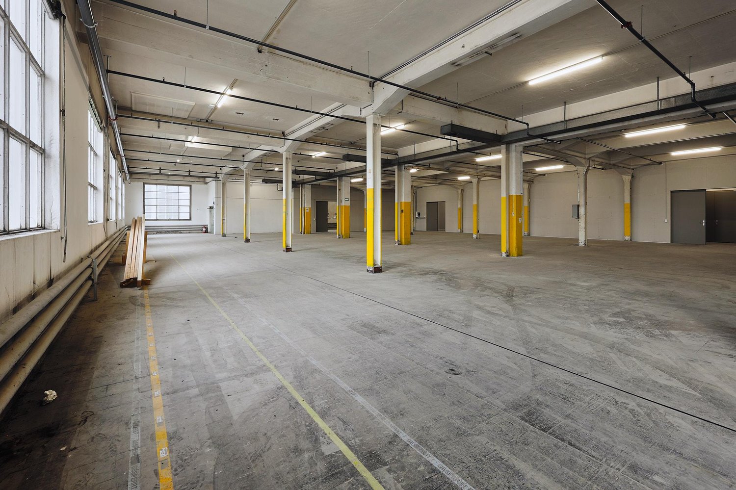 486m² commercial, photo 2 sur 8