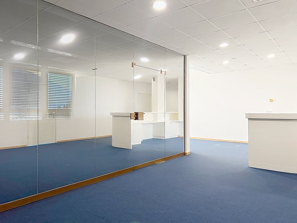 313m² office