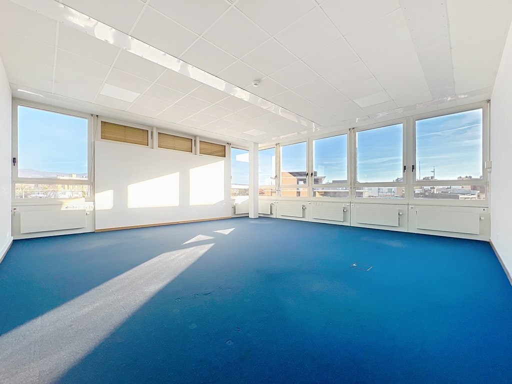 313m² office