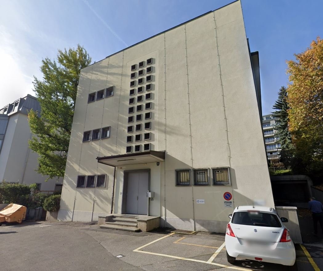 442m² office