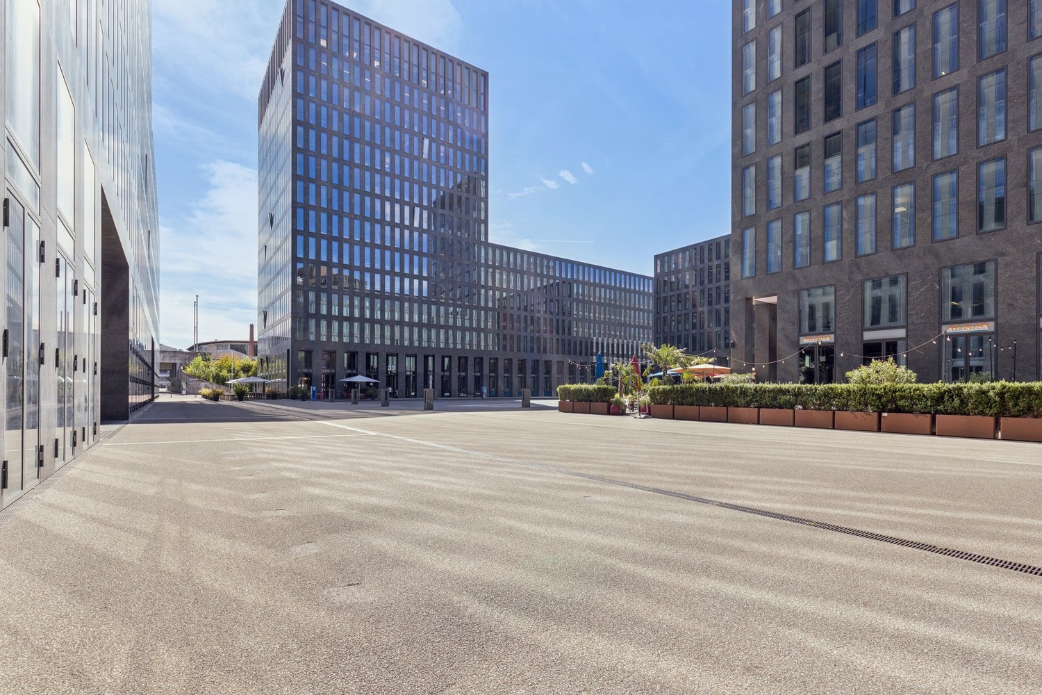 Bureau de 649m²