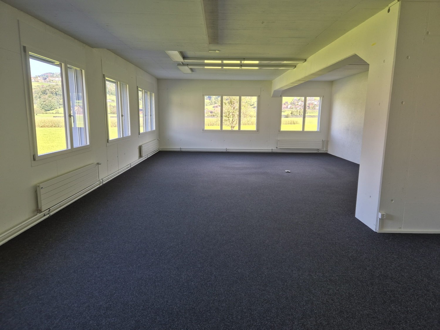 50-150m² commercial, photo 4 sur 6