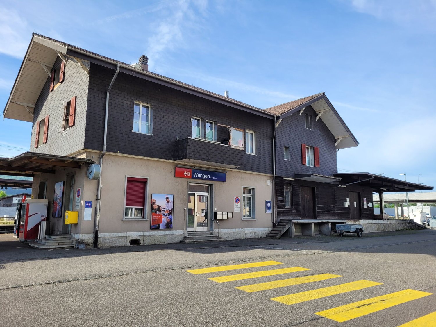 136m² commercial