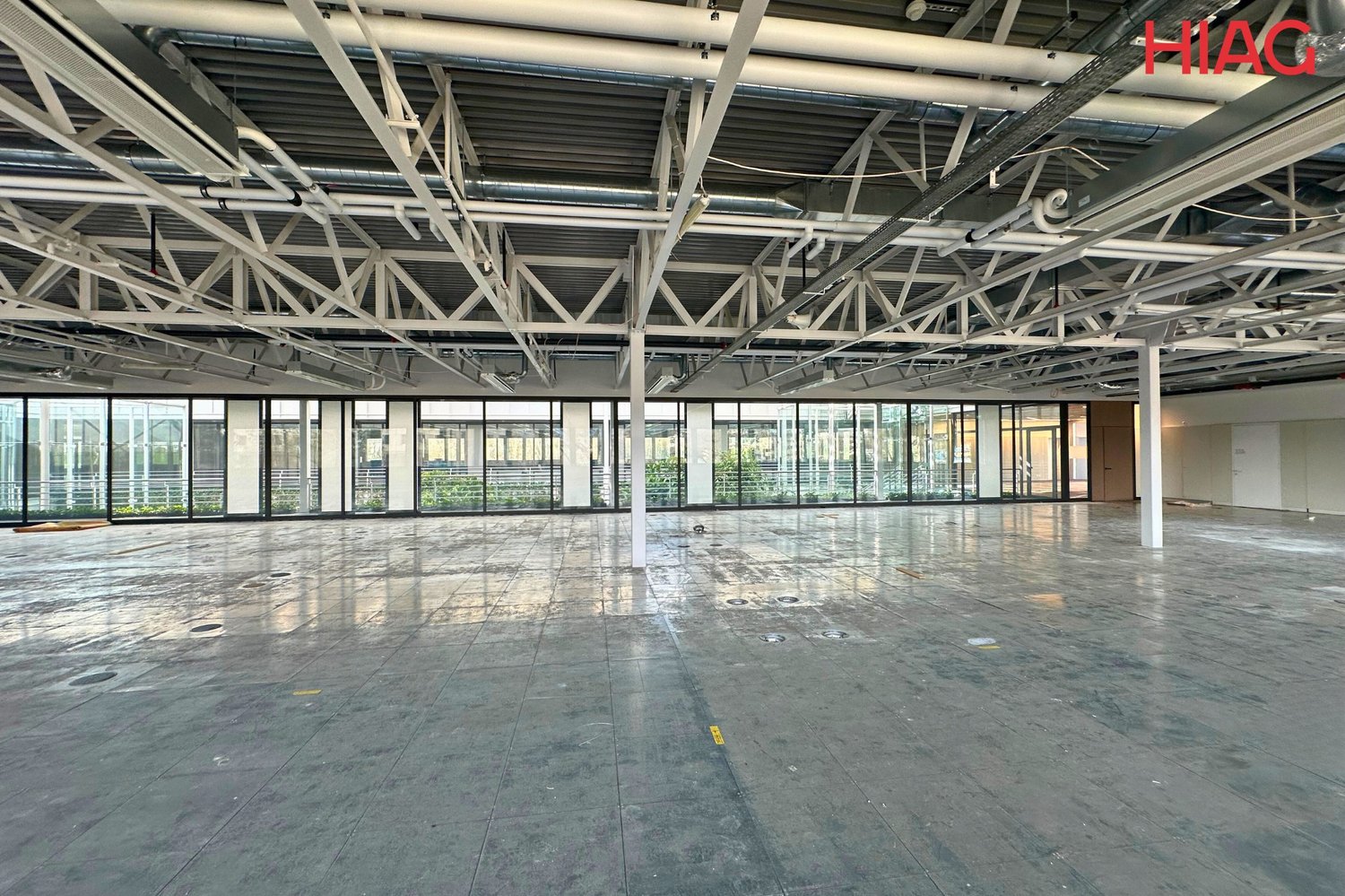 230m² office