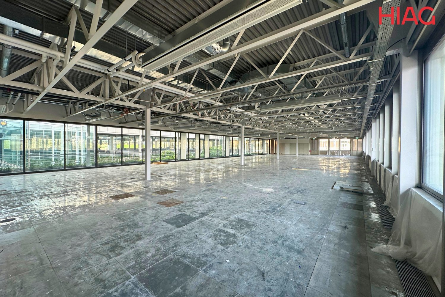 230m² office
