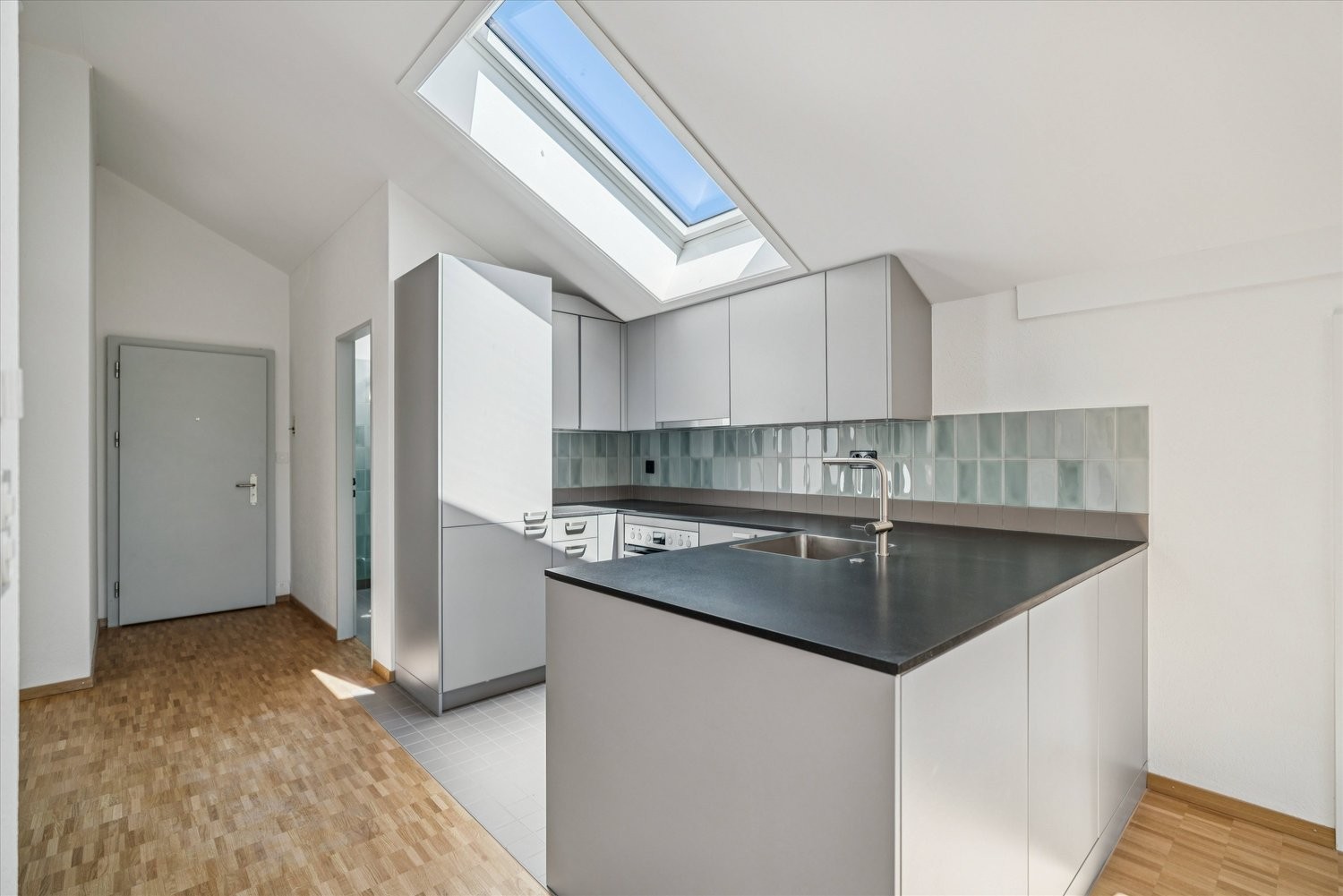 Appartement de 2 ½ pièces sous les combles, photo 1 sur 7