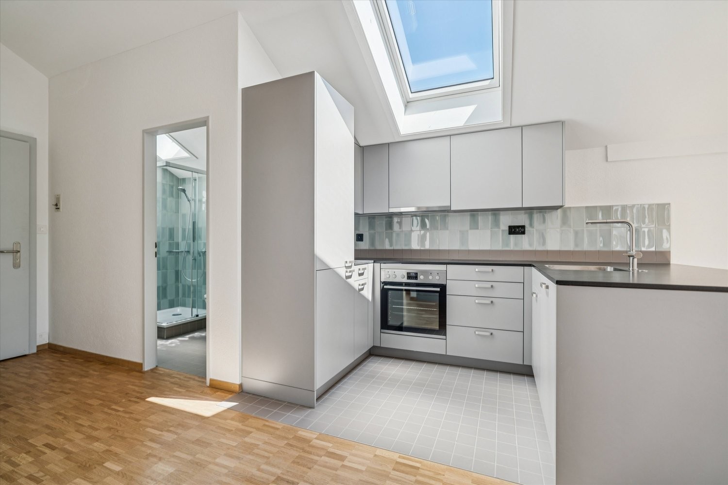 Appartement de 2 ½ pièces sous les combles, photo 3 sur 7