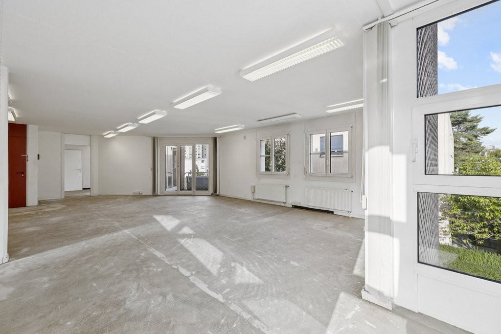 103m² office
