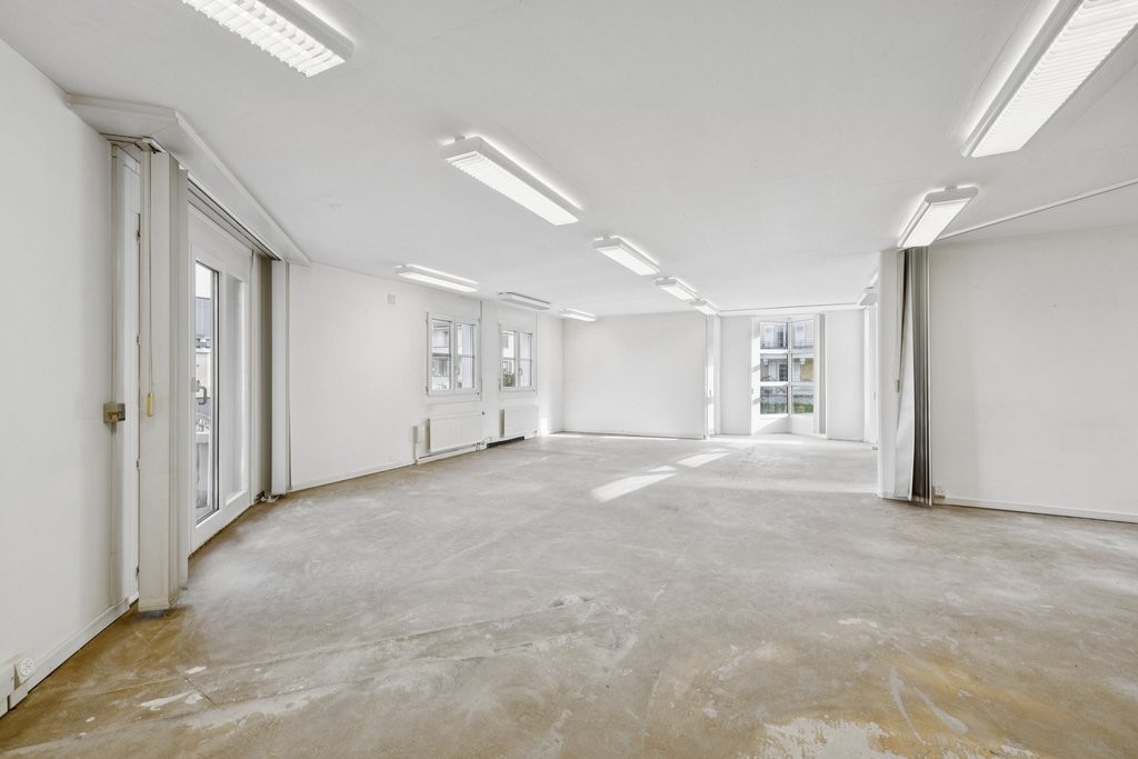 103m² office