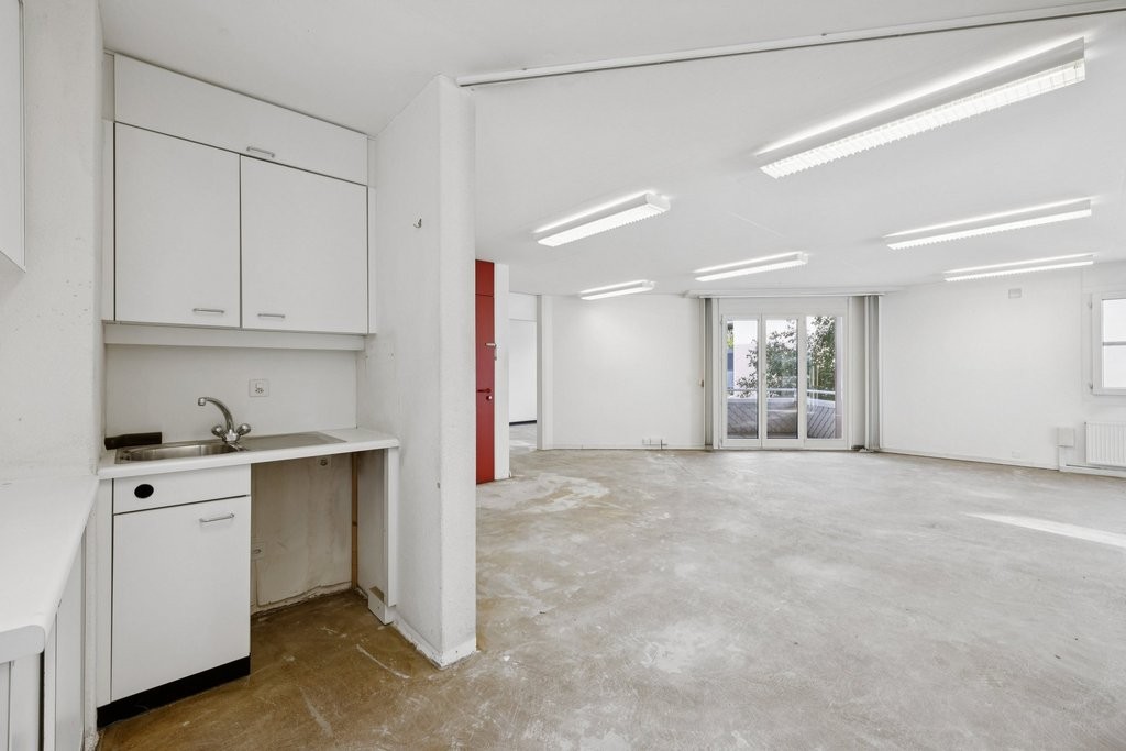 103m² office