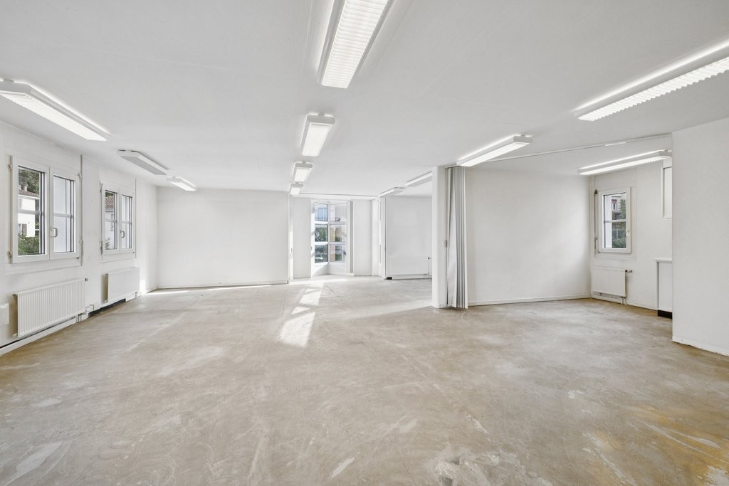 103m² office