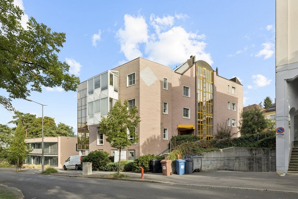 103m² office