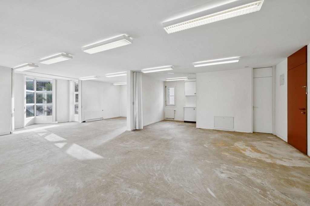 103m² office