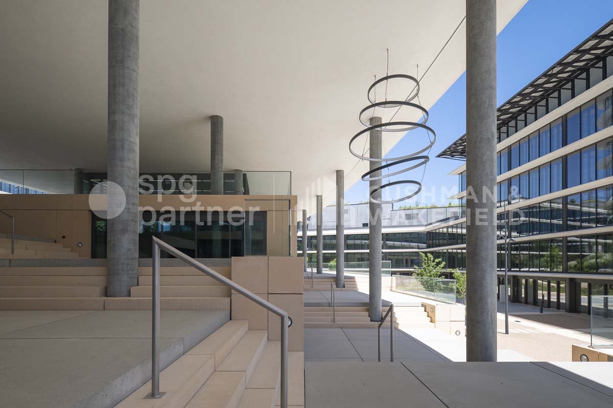 1326m² office