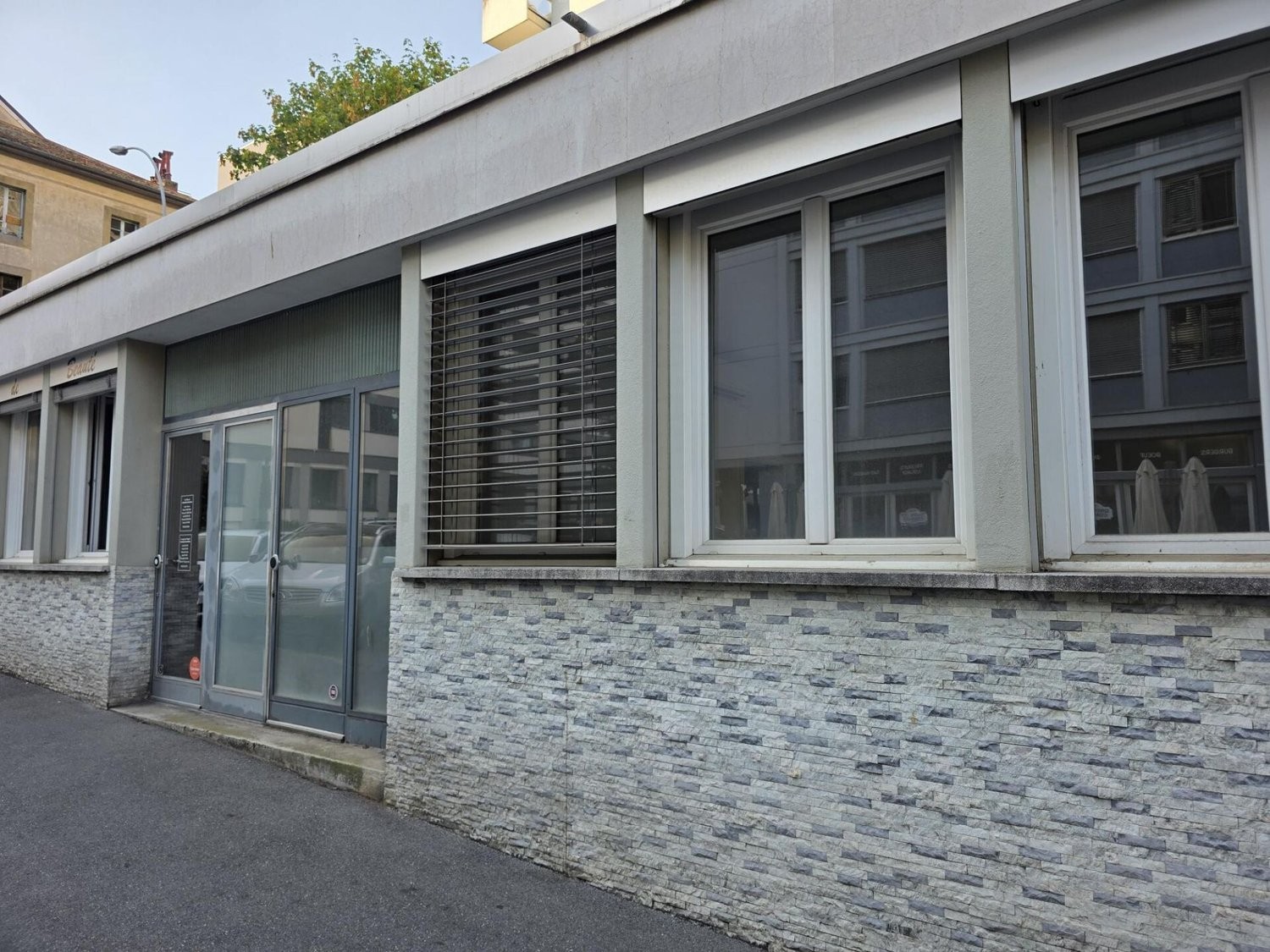 110m² office, photo 1 sur 10