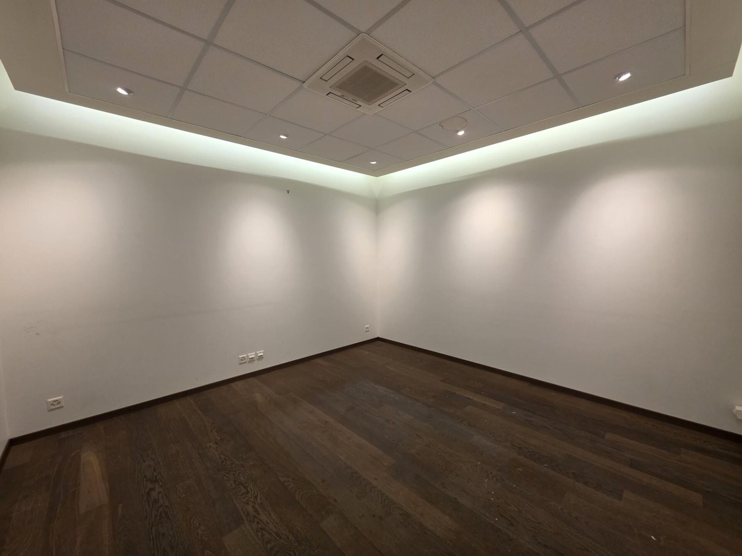 110m² office, photo 6 sur 10