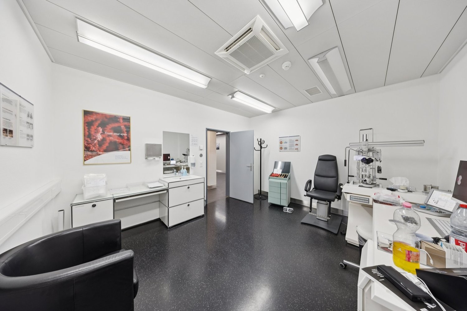 850m² commercial, photo 7 sur 10