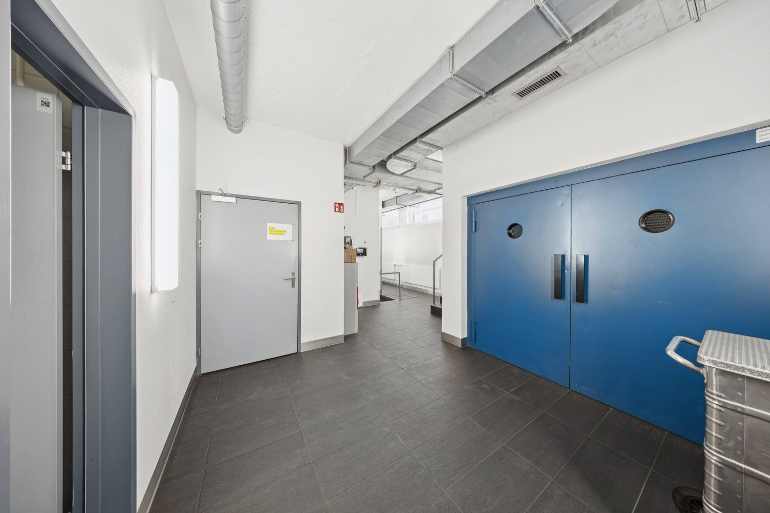 850m² commercial, photo 10 sur 10