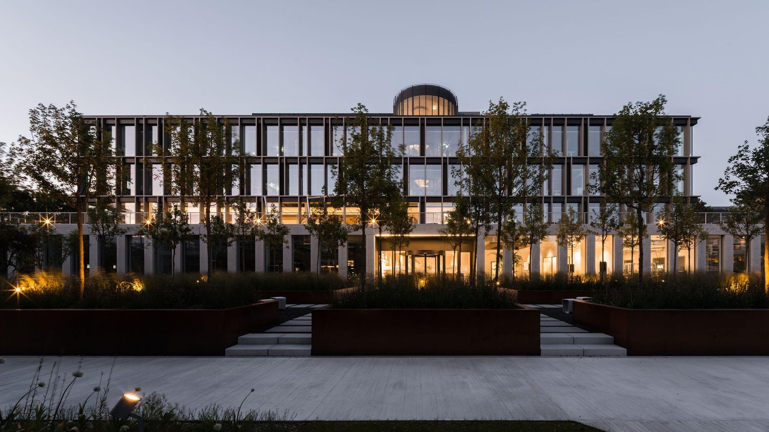 750m² office