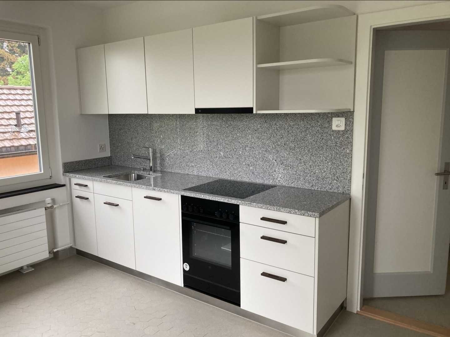Chambre dans une colocation

Nous recherchons un(e) colocataire incroyable pour reprendre une chambre dans notre appartement de deux personnes d'octobre à février (certaine flexibilité possible sur les dates). L'appartement est meublé (option pour que la chambre soit entièrement meublée ou non meubl