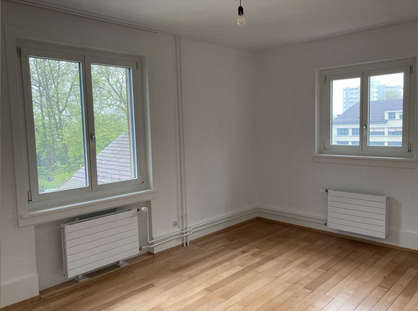 Chambre dans une colocation

Nous recherchons un(e) colocataire incroyable pour reprendre une chambre dans notre appartement de deux personnes d'octobre à février (certaine flexibilité possible sur les dates). L'appartement est meublé (option pour que la chambre soit entièrement meublée ou non meubl