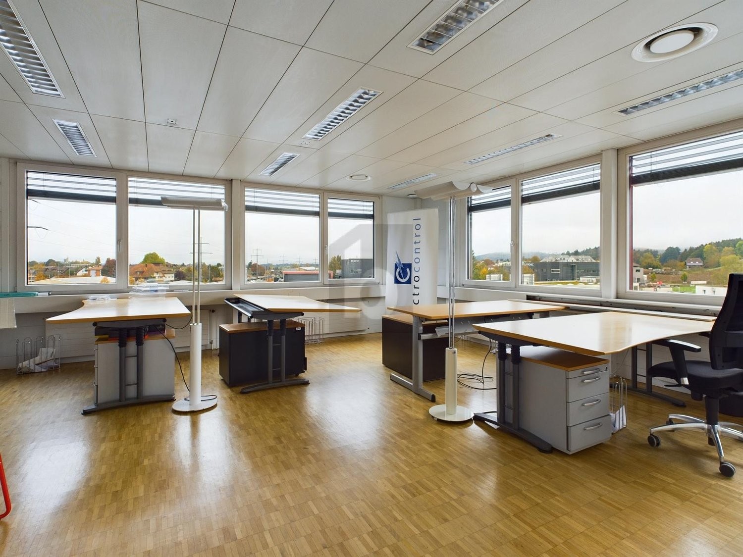 330m² bureau