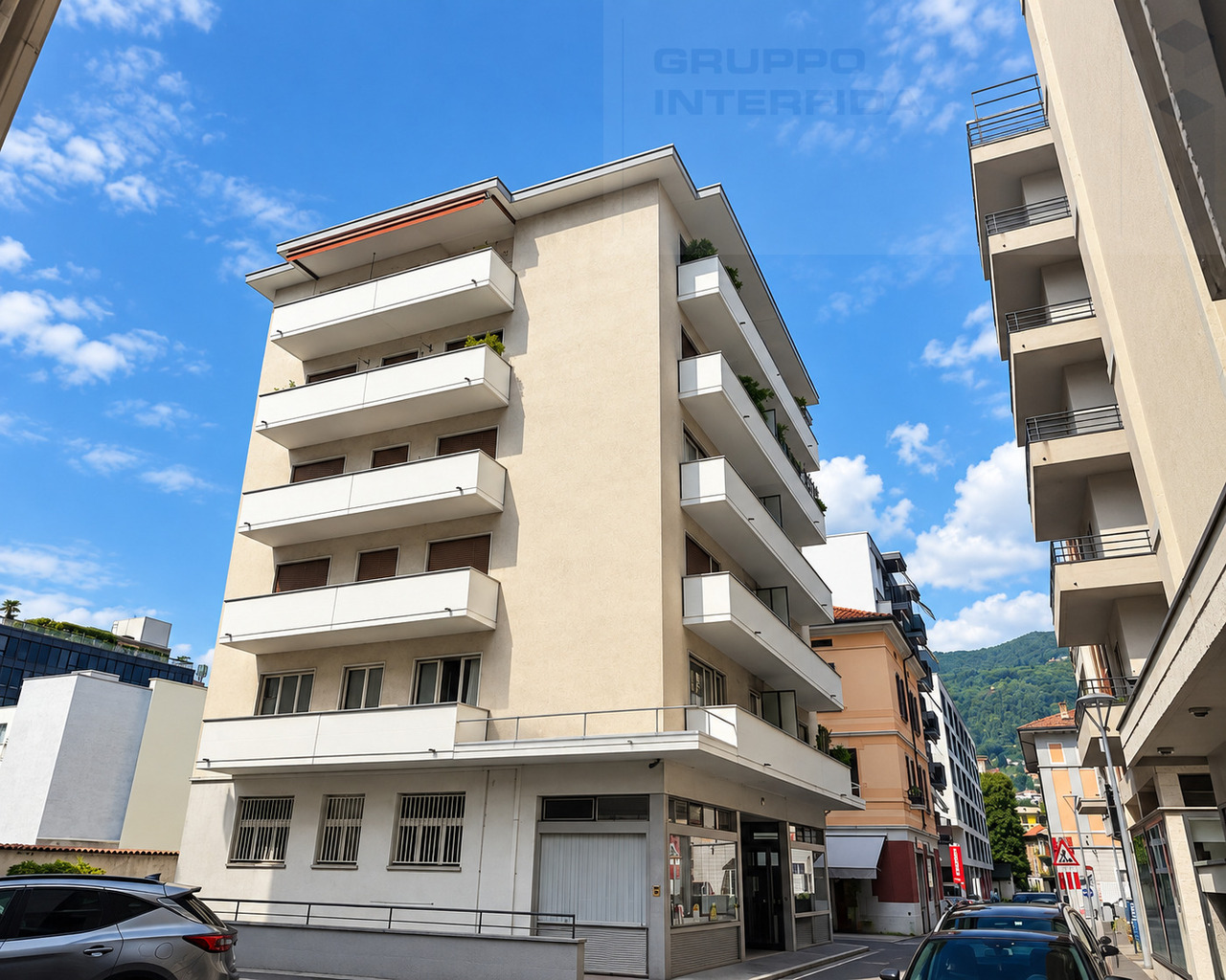 Commerce de 90m², photo 1 sur 5