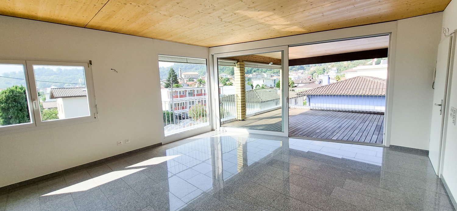 appartement en attique de 2 pièces, photo 1 sur 10