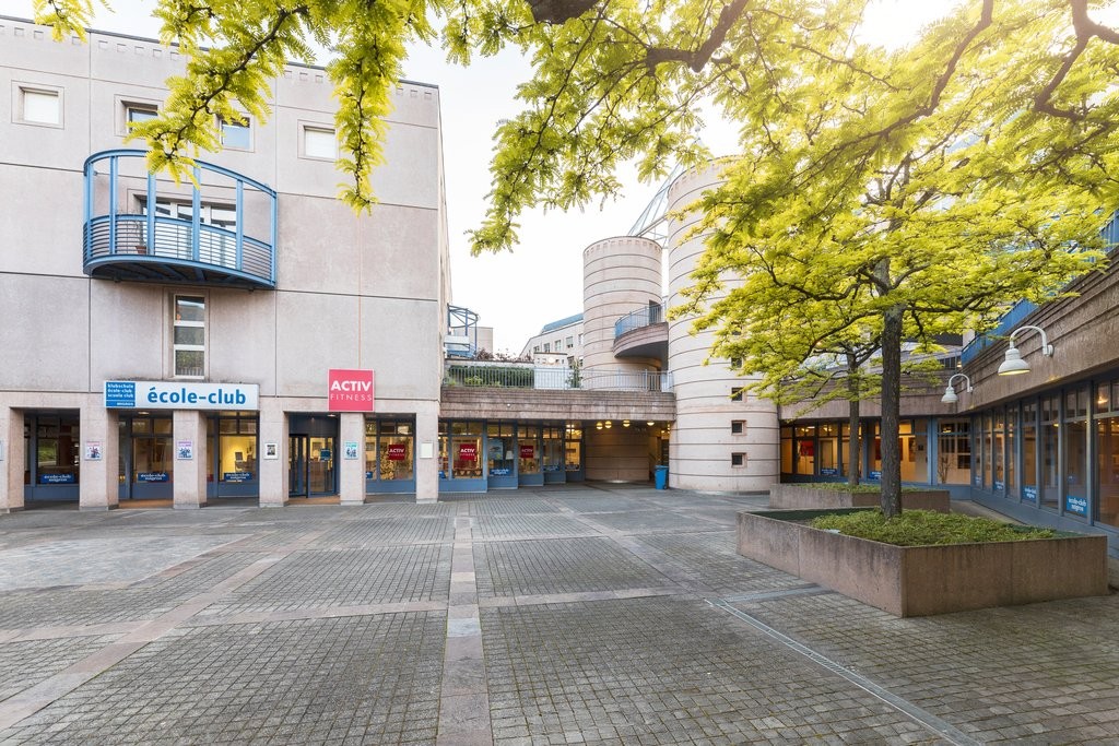 620m² office