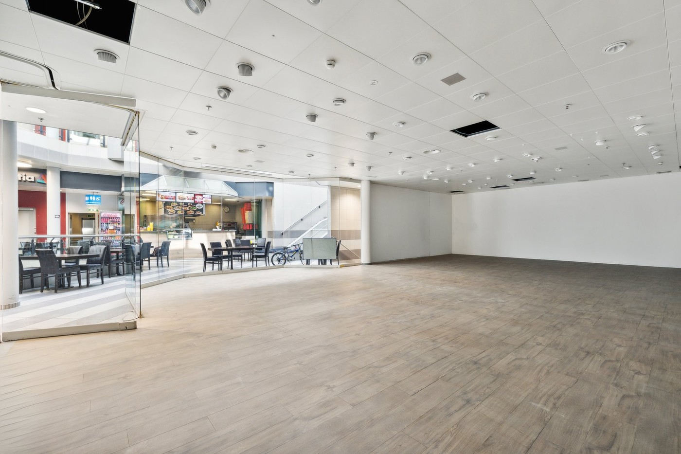 Magasin de 120m², photo 2 sur 10