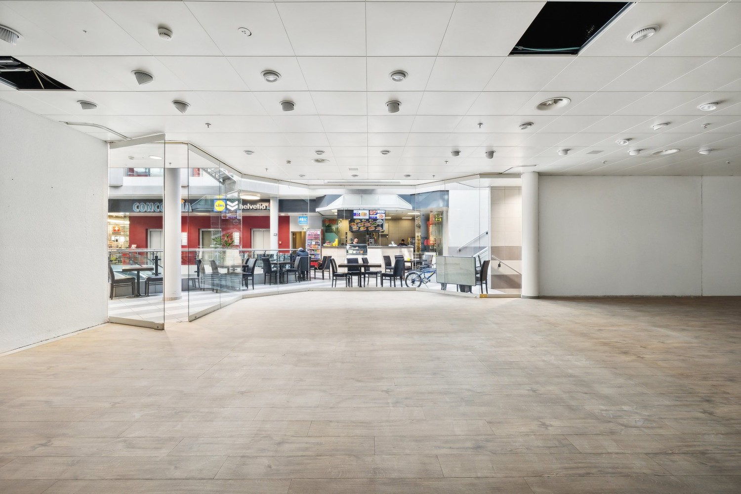 Magasin de 120m², photo 1 sur 10