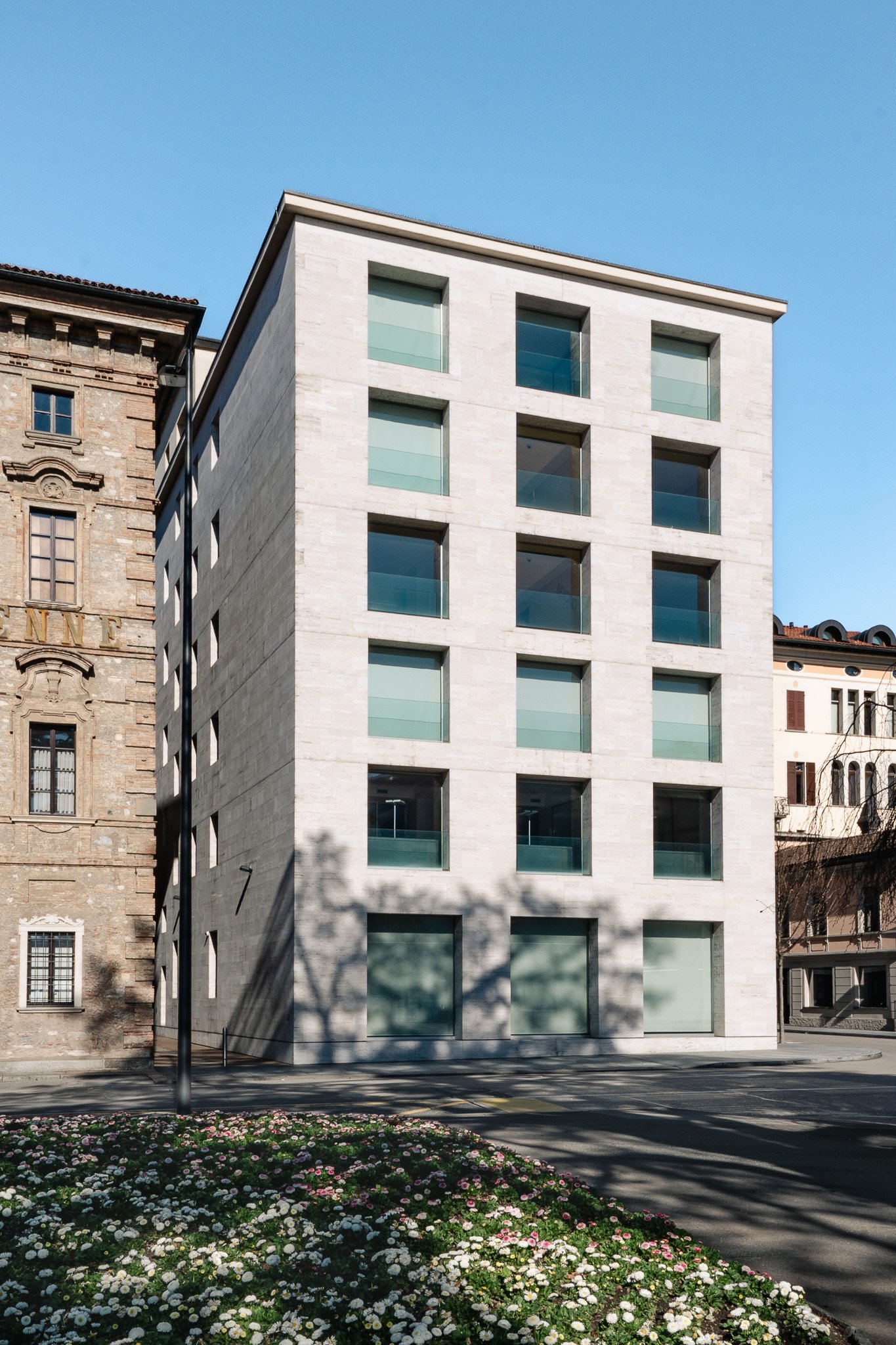 77m² magasin, photo 7 sur 8